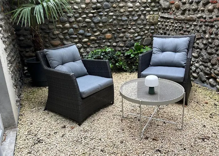 Le Patio : Chic 3 Au Coeur De По